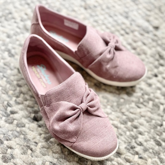 skechers jersey bow slip on shoes